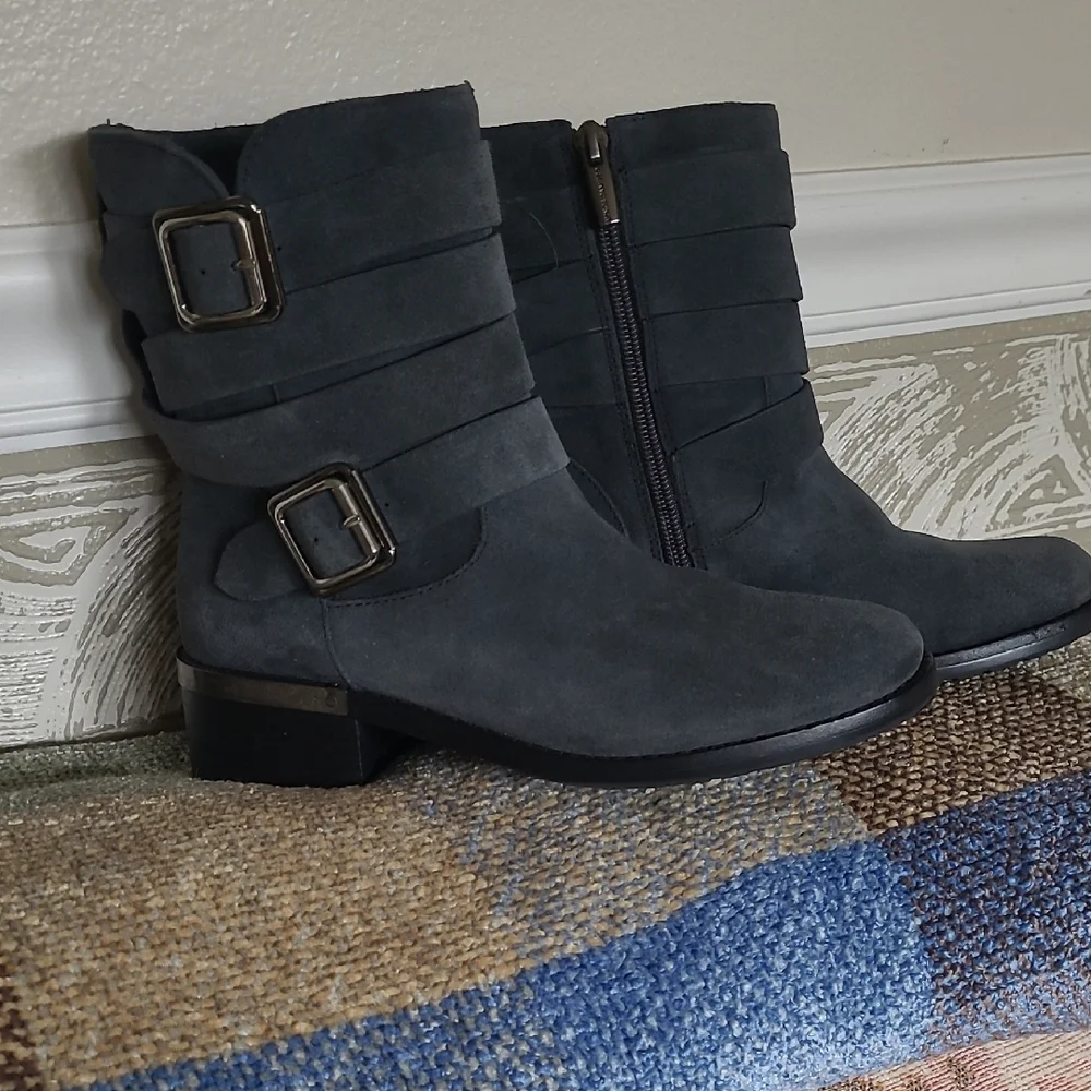 Vince Camuto Webey Ankle Boots Sz 6